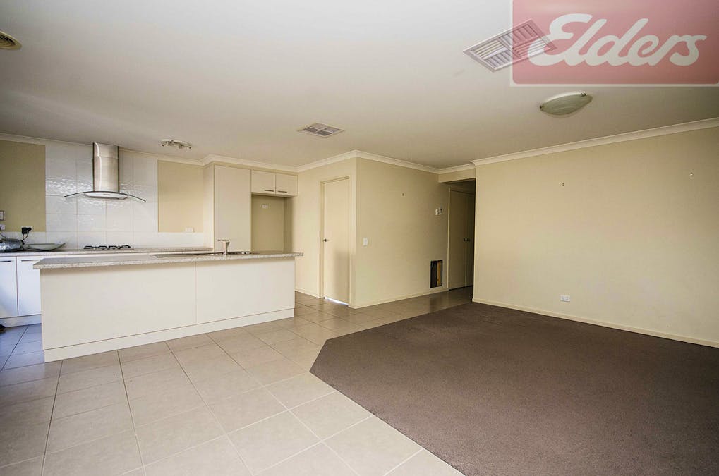 4 Chafia Place, Lavington, NSW, 2641 - Image 2