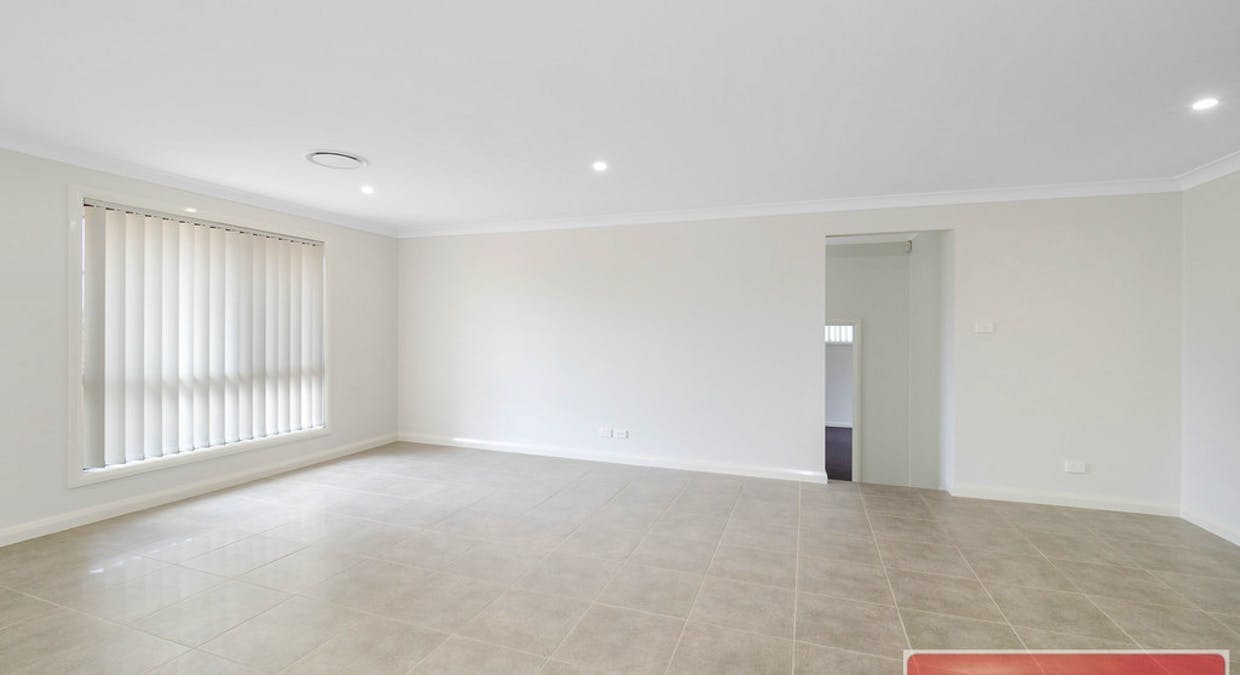 42 Walmsley Crescent, Silverdale, NSW, 2752 - Image 2