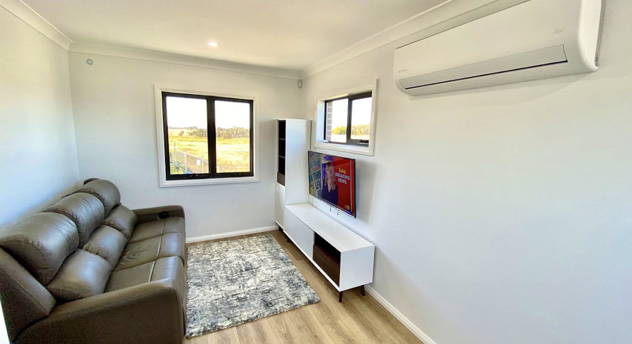 9A Middle Ridge Drive, Glenmore Park, NSW, 2745 - Image 2
