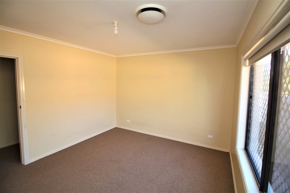 18 Moses Street, Griffith, NSW, 2680 - Image 5