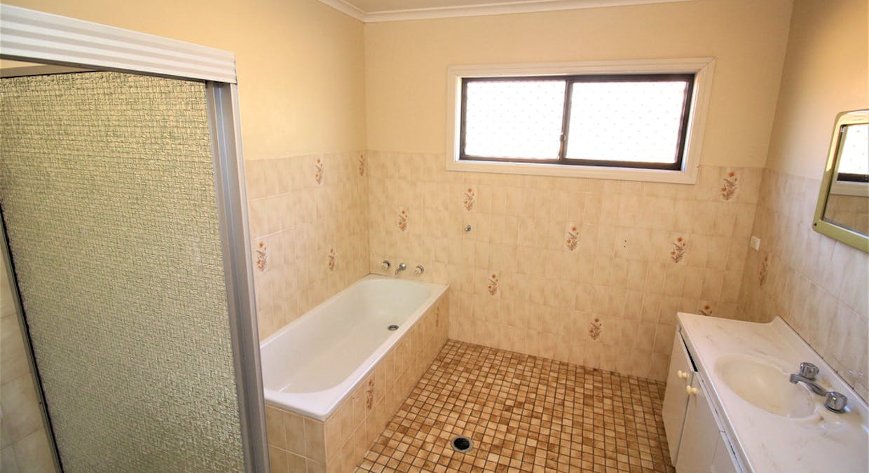 18 Moses Street, Griffith, NSW, 2680 - Image 9