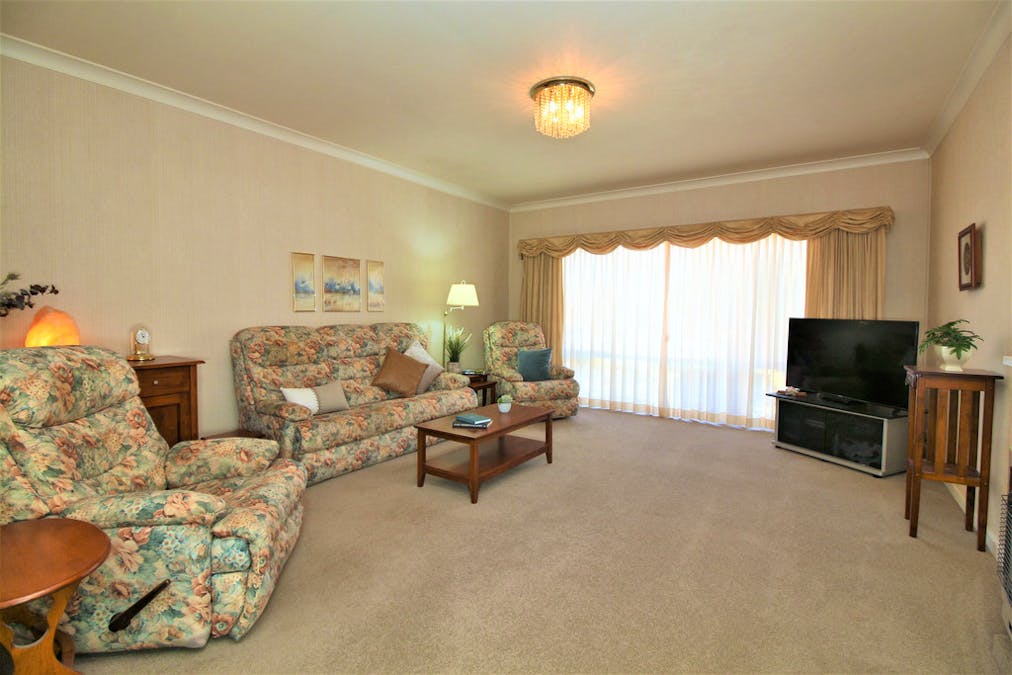 22 Lawson Crescent, Griffith, NSW, 2680 - Image 5