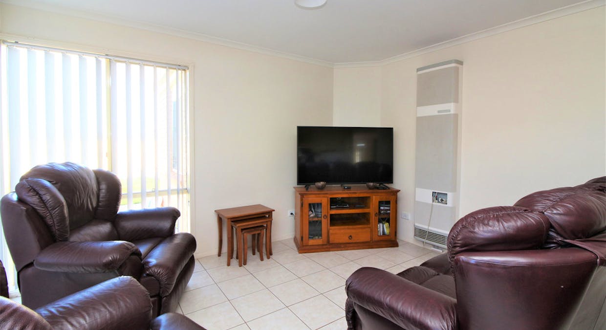 8 Graves Place, Griffith, NSW, 2680 - Image 2