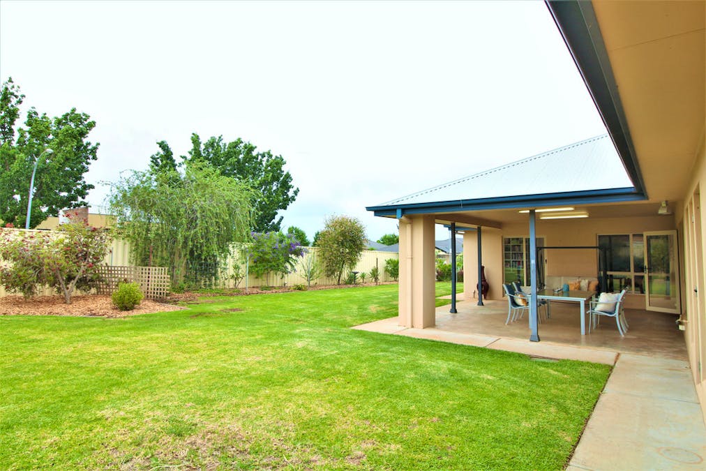 26 Dussin Street, Griffith, NSW, 2680 - Image 18