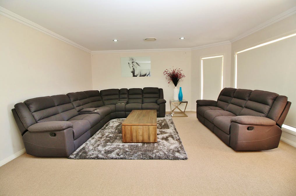 21 Gillmartin Drive, Griffith, NSW, 2680 - Image 2