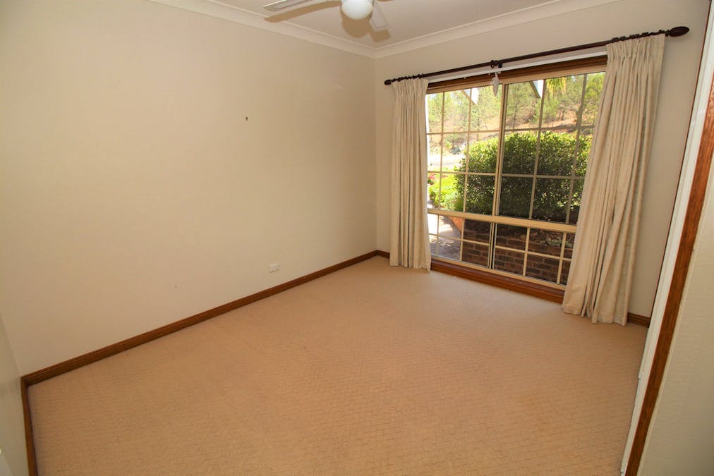 39 Mcnabb Crescent, Griffith, NSW, 2680 - Image 11