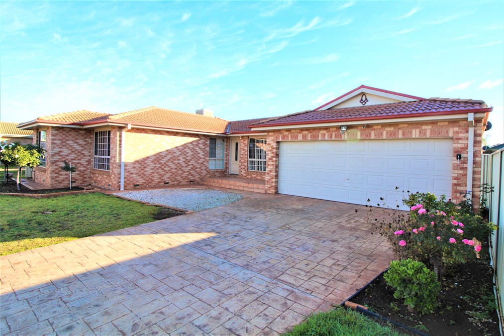 7 Wyvern Crescent, Griffith, NSW, 2680 - Image 1