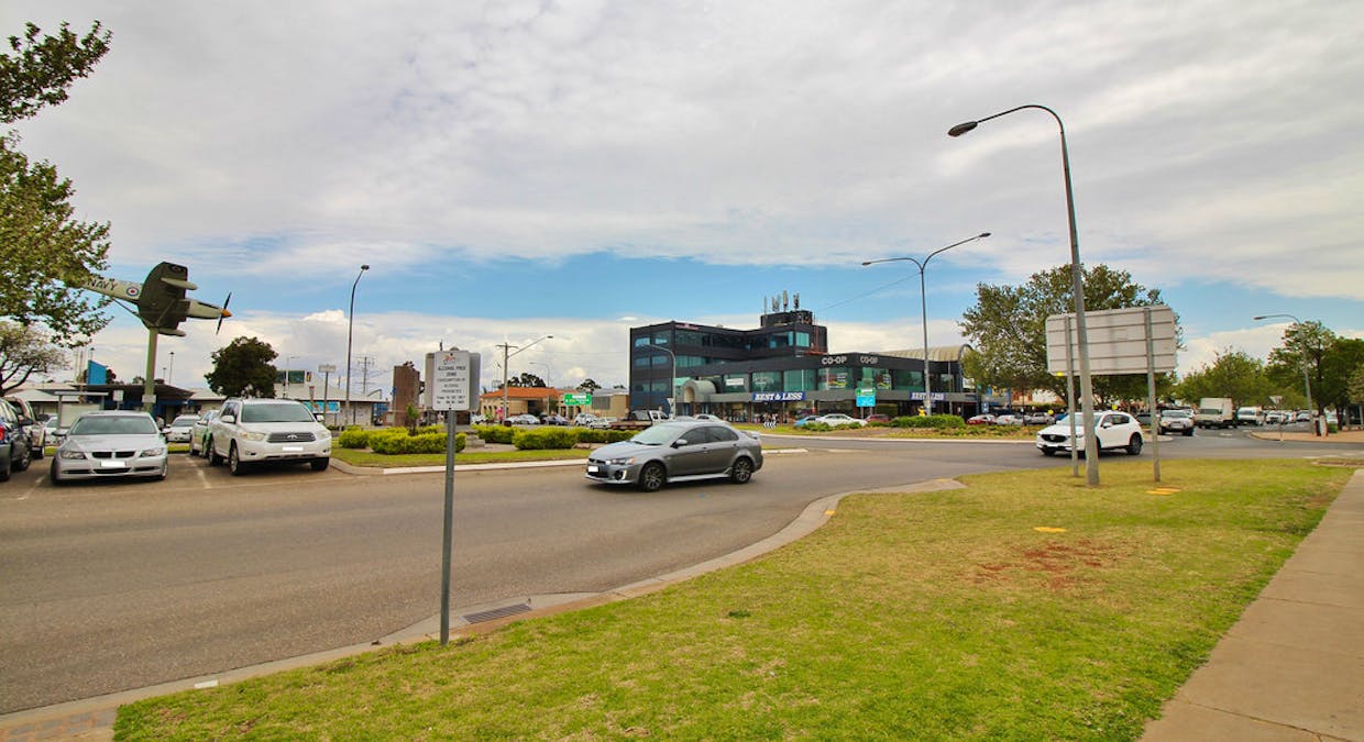 123 Banna Avenue, Griffith, NSW, 2680 - Image 8