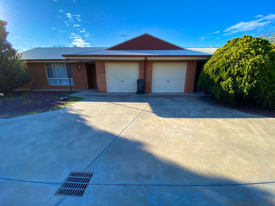 7 and 9 Bundoora Avenue, Jerilderie, NSW, 2716 - Image 2