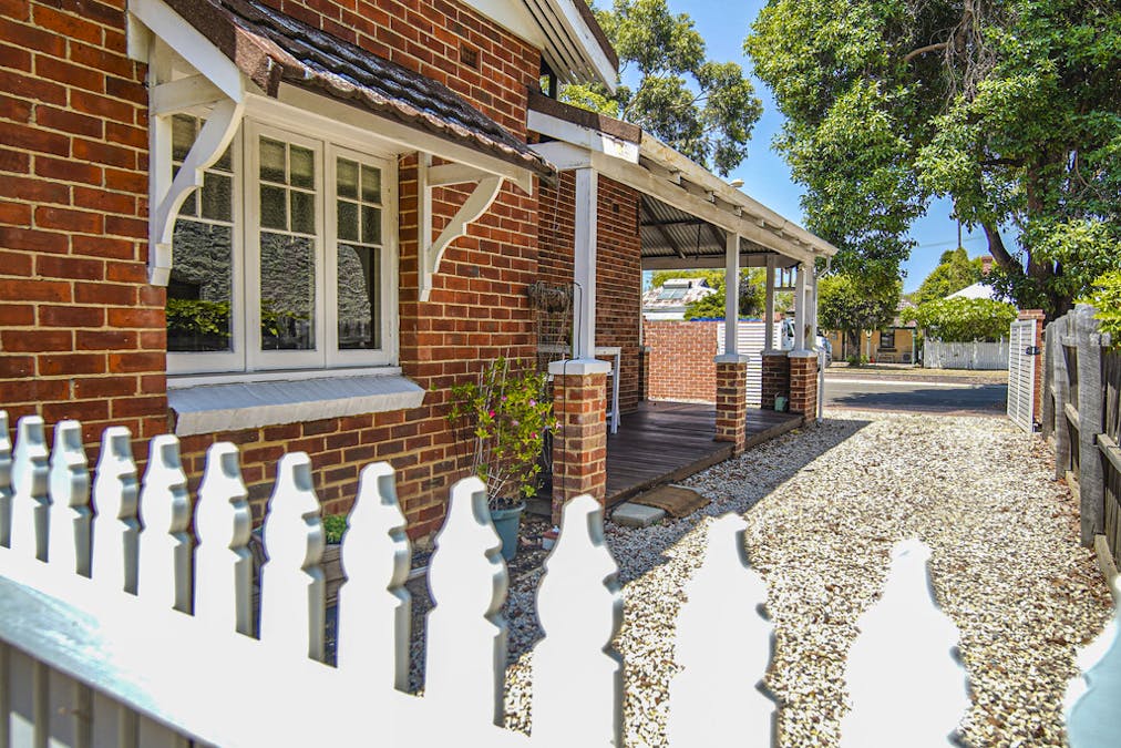 8 James Street, Guildford, WA, 6055 - Image 15