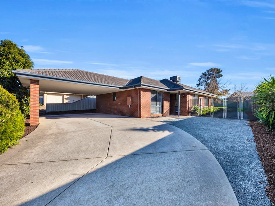 13 Pickering Place, Wodonga, VIC, 3690 - Image 1