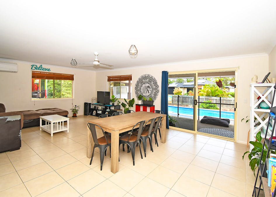 27 Tree View Road, Toogoom, QLD, 4655 - Image 7