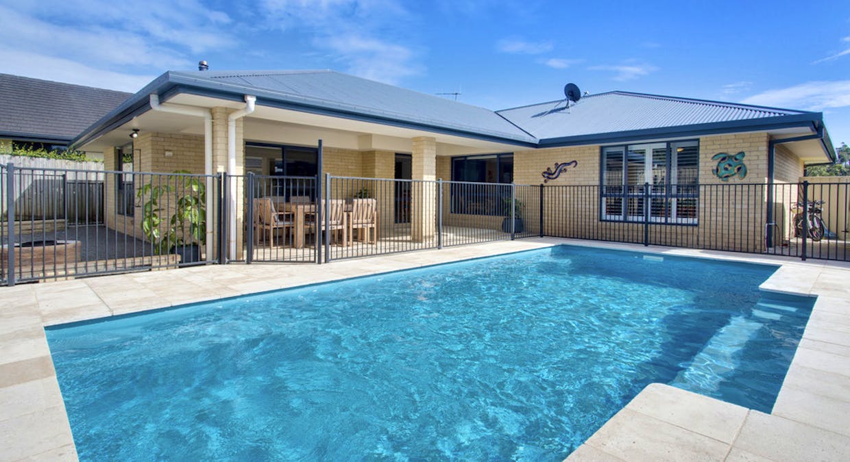 27 Hungerford Place, Bonny Hills, NSW, 2445 - Image 1